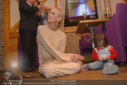 ZuKi Charity - Amterl - Do 04.12.2014 - Jenny ELVERS mit (fremdem) Kind Isabella121
