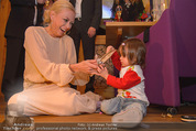 ZuKi Charity - Amterl - Do 04.12.2014 - Jenny ELVERS mit (fremdem) Kind Isabella127