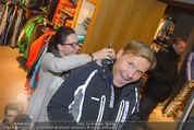 Snow Mobile Tag 2 - Saalbach - Sa 06.12.2014 - Dieter BOHLEN beim Shoppen107