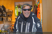 Snow Mobile Tag 2 - Saalbach - Sa 06.12.2014 - Dieter BOHLEN beim Shoppen109