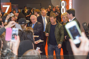 Kinopremiere ´Honig im Kopf´ - Cineplexx Donauplex - Mi 17.12.2014 - Til SCHWEIGER gibt Autogramme, Fans12