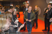 Kinopremiere ´Honig im Kopf´ - Cineplexx Donauplex - Mi 17.12.2014 - Til SCHWEIGER gibt Autogramme, Fans15