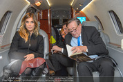 Elisabetta Canalis Abholung - Privatflug Mailand-Wien - Di 10.02.2015 - Elisabetta CANALIS, Richard LUGNER43