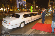 Elisabetta Canalis Abholung - Privatflug Mailand-Wien - Di 10.02.2015 - Ankunft mit Limousine76