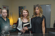 Elisabetta Canalis PK und Autogrammstunde - Lugner KinoCity - Mi 11.02.2015 - Elisabetta CANALIS backstage, Bettina SIEGL35