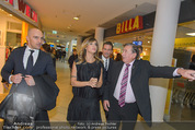 Elisabetta Canalis PK und Autogrammstunde - Lugner KinoCity - Mi 11.02.2015 - Elisabetta CANALIS, Richard LUGNER gehen durchs Einkaufszentrum38