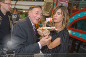 Elisabetta Canalis PK und Autogrammstunde - Lugner KinoCity - Mi 11.02.2015 - Elisabetta CANALIS und Richard LUGNER essen Giotto63