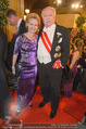 Opernball 2015 - Feststiege - Wiener Staatsoper - Do 12.02.2015 - Michael HUPL mit Ehefrau Barbara (Hrnlein)123