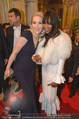 Opernball 2015 - Feststiege - Wiener Staatsoper - Do 12.02.2015 - Kathrin GLOCK, Naomi CAMPBELL136