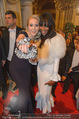 Opernball 2015 - Feststiege - Wiener Staatsoper - Do 12.02.2015 - Kathrin GLOCK, Naomi CAMPBELL137