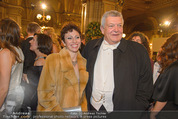 Opernball 2015 - Feststiege - Wiener Staatsoper - Do 12.02.2015 - Hans-Jrg TENGG, Rafaela MILLER-AICHHOLZ75