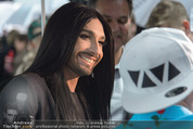 Amadeus - Red Carpet - Volkstheater - So 29.03.2015 - Conchita WURST gibt Interviews72