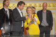 Romy Akademiepreise - Hofburg - Do 23.04.2015 - Puls4-Team auf der Bhne, Markus BREITENECKER, Elisabeth GRTL46