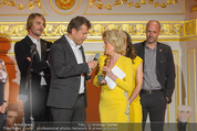 Romy Akademiepreise - Hofburg - Do 23.04.2015 - Puls4-Team auf der Bhne, Markus BREITENECKER, Elisabeth GRTL47