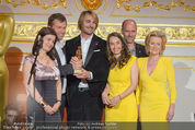 Romy Akademiepreise - Hofburg - Do 23.04.2015 - Puls4-Team auf der Bhne, Markus BREITENECKER, Elisabeth GRTL57