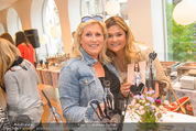 Bettina Assinger Kollektion - Jones Store - Di 12.05.2015 - Vivi GASTINGER, Andrea BOCAN57