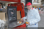 Wiener Fleischer Wurst Promotion - Stephansplatz - Mi 20.05.2015 - Erwin FELLNER6