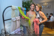 Opening - Cashmere & Silk Store - Do 11.06.2015 - Kathi und Gabi STUMPF110