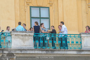 Die Schneekönigin Kinderoper Premiere - Schloss Esterhazy - Fr 12.06.2015 - Schloss Esterhazy Gste am Balkon145