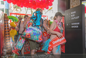 Seminaked - Desigual - Mi 17.06.2015 - Start, Einlass, Shoppingbeginn, Sturm aufs Geschft79