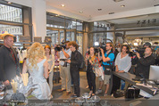 Pamela Anderson Shoppingtour - Innenstadt Wien - Do 18.06.2015 - Pamela ANDERSON bei Weisz11