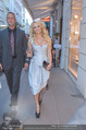 Pamela Anderson Shoppingtour - Innenstadt Wien - Do 18.06.2015 - Pamela ANDERSON spaziert durch Wien Vienna mit Weinglas33