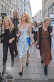 Pamela Anderson Shoppingtour - Innenstadt Wien - Do 18.06.2015 - Pamela ANDERSON spaziert durch Wien Vienna mit Weinglas63