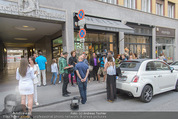 Pamela Anderson Shoppingtour - Innenstadt Wien - Do 18.06.2015 - Pamela ANDERSON92