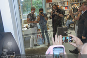 Lenny Kravitz - Flash - Galerie Ostlicht - Mo 10.08.2015 - Lenny KRAVITZ fotografiert mit Leica Kamera45
