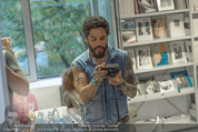 Lenny Kravitz - Flash - Galerie Ostlicht - Mo 10.08.2015 - Lenny KRAVITZ fotografiert mit Leica Kamera48