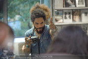 Lenny Kravitz - Flash - Galerie Ostlicht - Mo 10.08.2015 - Lenny KRAVITZ fotografiert mit Leica Kamera59