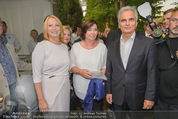 Kanzlerfest - Gartenhotel Altmannsdorf - Fr 21.08.2015 - Doris BURES, Werner FAYMANN mit Ehefrau Martina33