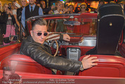 Andreas Gabalier Videodreh - Praterdome - Mi 09.09.2015 - Andreas GABALIER in altem Auto, Oldtimer, Cabrio26