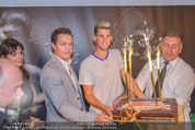 30 Jahresfeier - Europahalle - Fr 11.09.2015 - Geburtstagstorte fr Dominic THIEM, Matthias SCHIFFER251