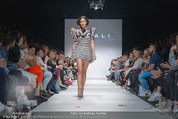 Vienna Fashion Week Finalshow - MQ Vienna Fashion Week Zelt - So 13.09.2015 - 152