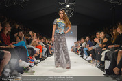 Vienna Fashion Week Finalshow - MQ Vienna Fashion Week Zelt - So 13.09.2015 - 176