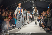 Vienna Fashion Week Finalshow - MQ Vienna Fashion Week Zelt - So 13.09.2015 - 65