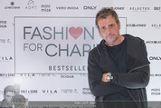 Fashion for Charity - Bestseller Headquarter - Do 24.09.2015 - Volker PIESCZEK249