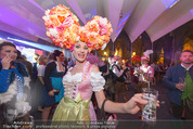 Almdudler Trachtenprächenball - Rathaus - Fr 25.09.2015 - Gast mit Blumen-Kopfschmuck330