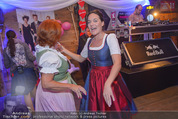 1. Wiener DamenWiesn - Wiener Wiesn Prater - Do 08.10.2015 - Eva PLZL und Inge KLINGOHR tanzen150