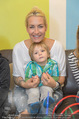 Sarah Connor Besuch - Ronald McDonald Kinderhilfehaus - Do 22.10.2015 - Sarah CONNOR mit Elias28