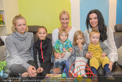 Sarah Connor Besuch - Ronald McDonald Kinderhilfehaus - Do 22.10.2015 - Sarah CONNOR, Sonja KLIMA mit Kindern33