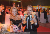 Ronald McDonald Gala - Marx Halle - Do 22.10.2015 - Sabine LISICKI, Oliver POCHER mit Stofftieren (Schildkrten)156