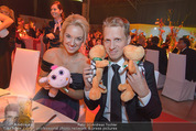 Ronald McDonald Gala - Marx Halle - Do 22.10.2015 - Sabine LISICKI, Oliver POCHER mit Stofftieren (Schildkrten)157