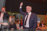 Ronald McDonald Gala - Marx Halle - Do 22.10.2015 - Michael HEINRITZI beim Bieten307