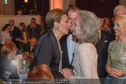 Look! Woman of the Year-Awards 2015 - Rathaus - Di 17.11.2015 - Farah DIBA PAHLAVI, Sir Roger MOORE mit Ehefrau Lady Kristina152