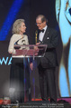 Look! Woman of the Year-Awards 2015 - Rathaus - Di 17.11.2015 - Sir Roger MOORE mit Ehefrau Lady Kristina183