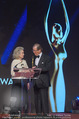 Look! Woman of the Year-Awards 2015 - Rathaus - Di 17.11.2015 - Sir Roger MOORE mit Ehefrau Lady Kristina184