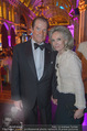 Look! Woman of the Year-Awards 2015 - Rathaus - Di 17.11.2015 - Sir Roger MOORE mit Ehefrau Lady Kristina328