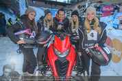 Formula Snow - Saalbach-Hinterglemm - Sa 05.12.2015 - Tom WALEK mit Playboy-Girls69